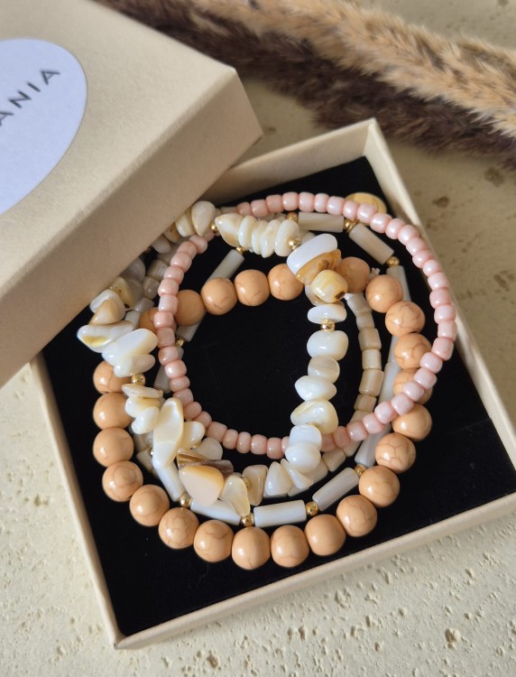 Wielorzędowa bransoletka Boho – Kwarc, Kocie Oko i Kryształy | Beżowa