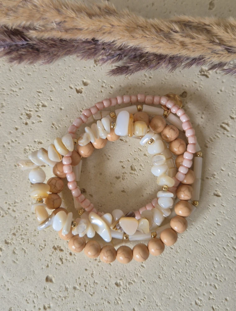 Wielorzędowa bransoletka Boho – Kwarc, Kocie Oko i Kryształy | Beżowa