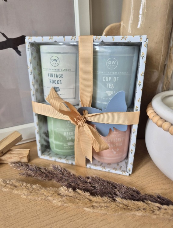 DW HOME Zestaw świec na prezent 4x108g - Romantyczna opowieść