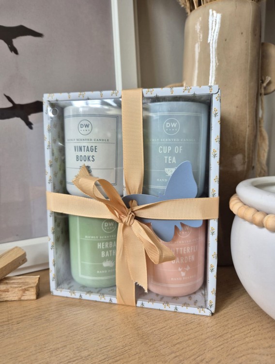 DW HOME Zestaw świec na prezent 4x108g - Romantyczna opowieść