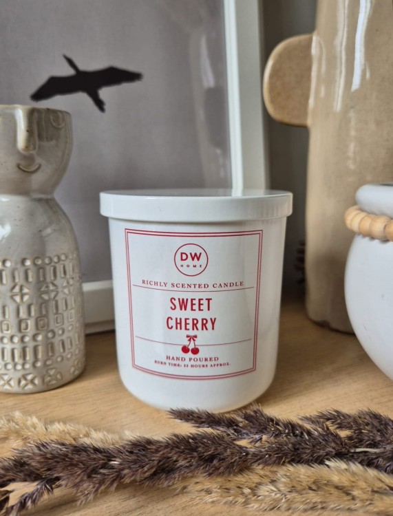 DW HOME Sweet Cherry - Świeca czereśnia i soczyste owoce 255g