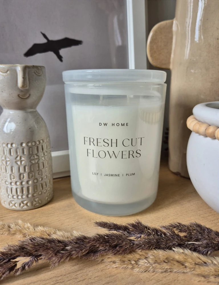 DW HOME Fresh Cut Flowers - Świeca lilia, jaśmin, śliwka 445g