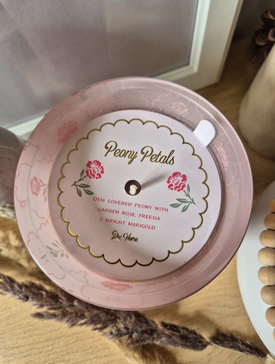 DW HOME Peony Petals - Świeca piwonia, róża ogrodowa i frezja 323g