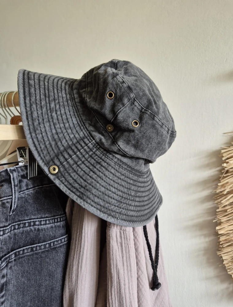 SAFARI Bawełniany kapelusz z sznurkiem kolor szary | Bucket hat damski / męski z szerokim rondem | Kapelusz w góry, outdoorowy