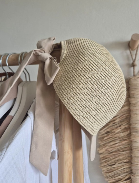 MIKA Pleciona beżowa czapka z daszkiem i kokardą | Damska boho bejsbolówka na lato | Obwód 54-58cm