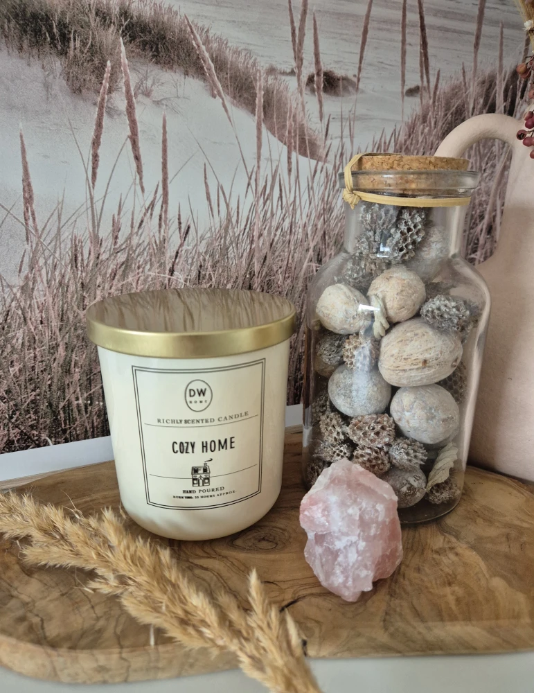 DW HOME Cozy Home - Świeca jesienna białe piżmo, bursztyn, cynamon, kakao 249g