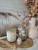DW HOME Cozy Home - Świeca jesienna białe piżmo, bursztyn, cynamon, kakao 249g