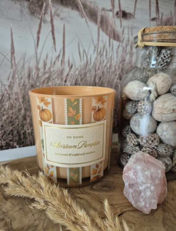 DW HOME Heirloom Pumpkin - Świeca jesienna cynamon, goździki i cynamon 388g