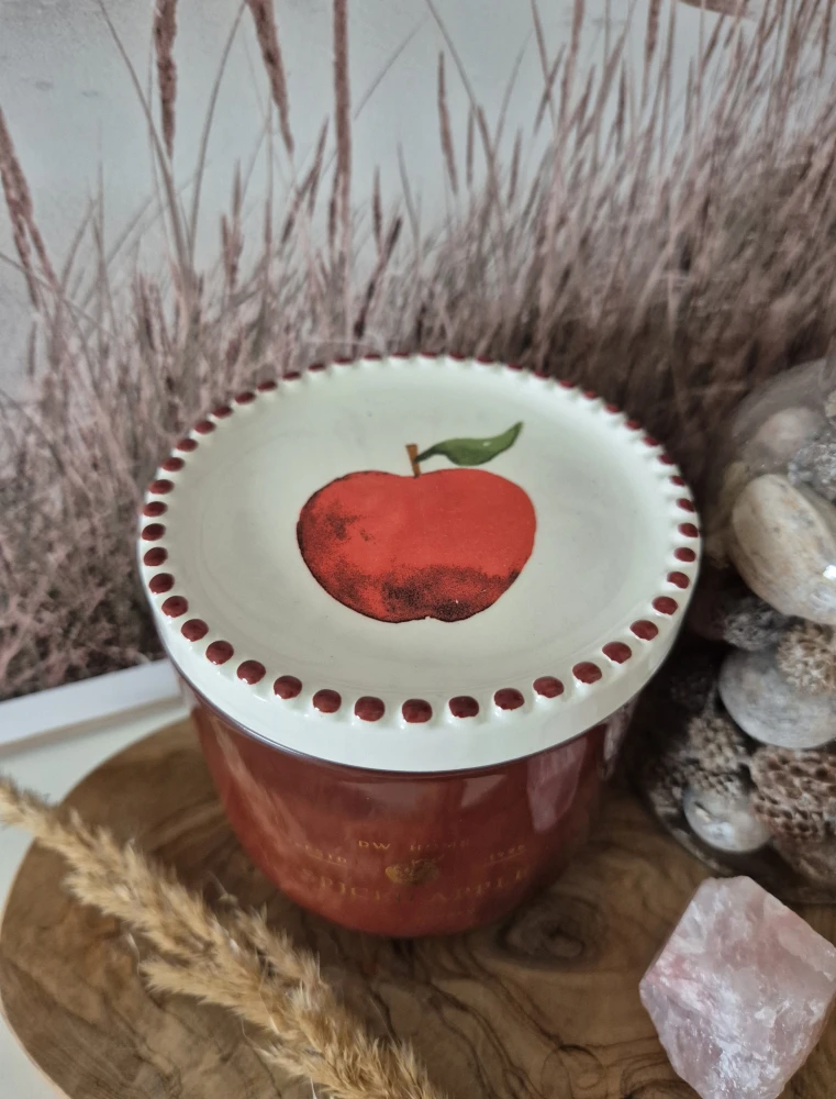DW HOME Spiced Apple - Świeca jesienna lukier, cynamon, goździki, jabłka 394