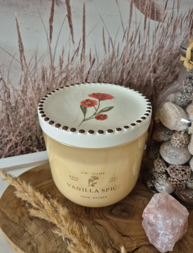 DW HOME Vanilla Spice - Świeca jesienna Wanilia i przyprawy korzenne 394g