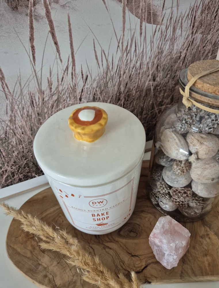 DW HOME Bake Shop - Świeca jesienna wanilia i przyprawy korzenne 323g