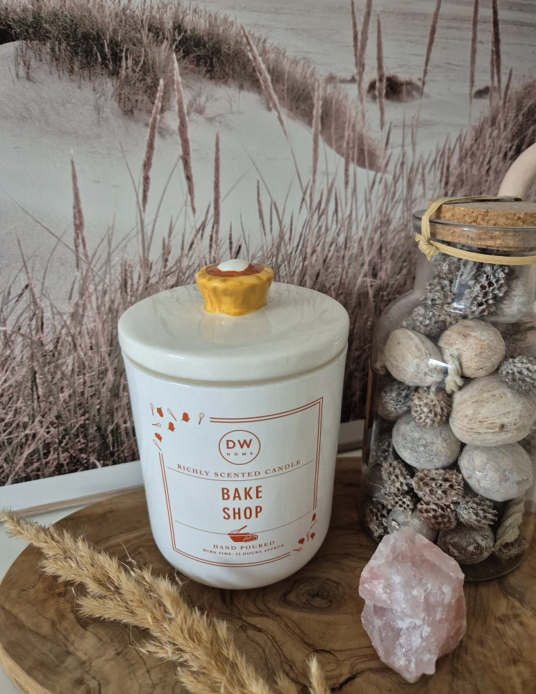 DW HOME Bake Shop - Świeca jesienna wanilia i przyprawy korzenne 323g