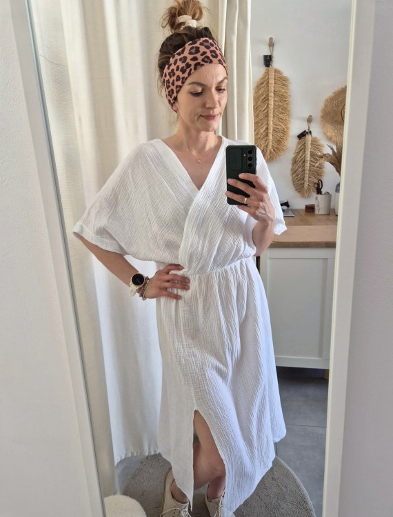 Cleo - Letnia sukienka z muślinu dekolt kopertowy (100% bawełna) - kolor biały