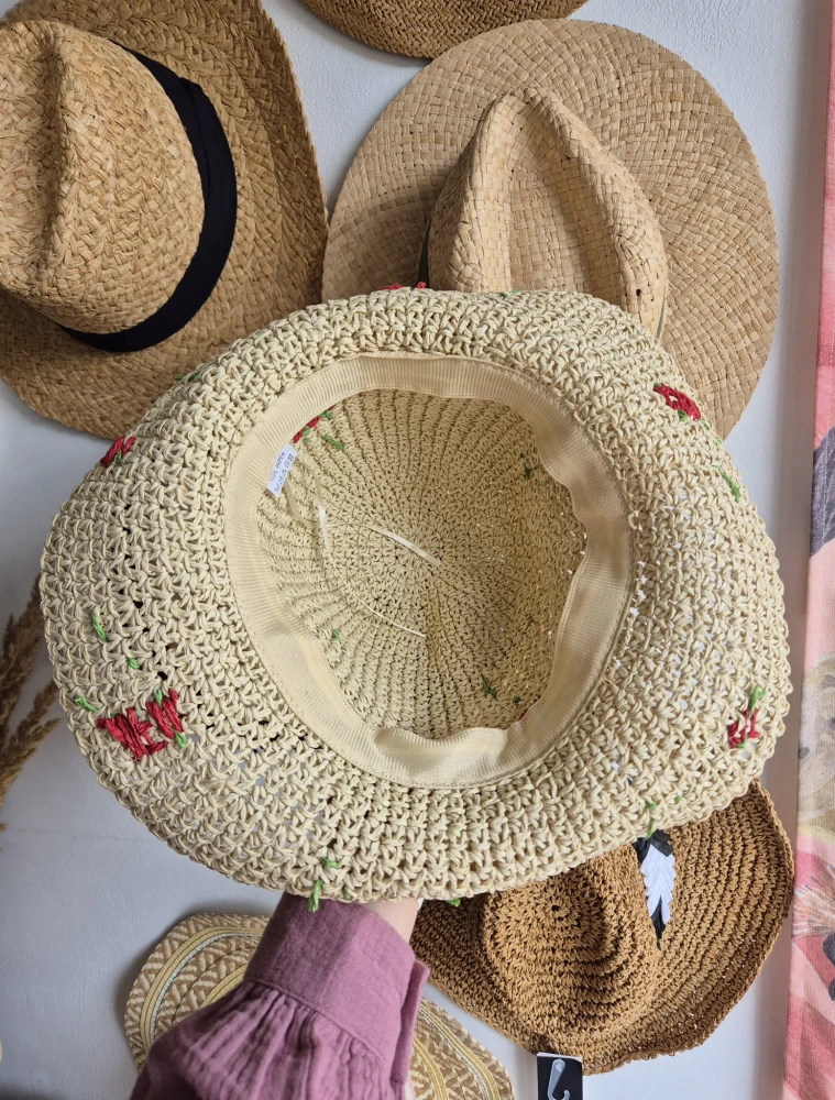 Bucket Hat Cherry - Damski kapelusz na lato/ Jasny beż z motywem wisienek 100% papier