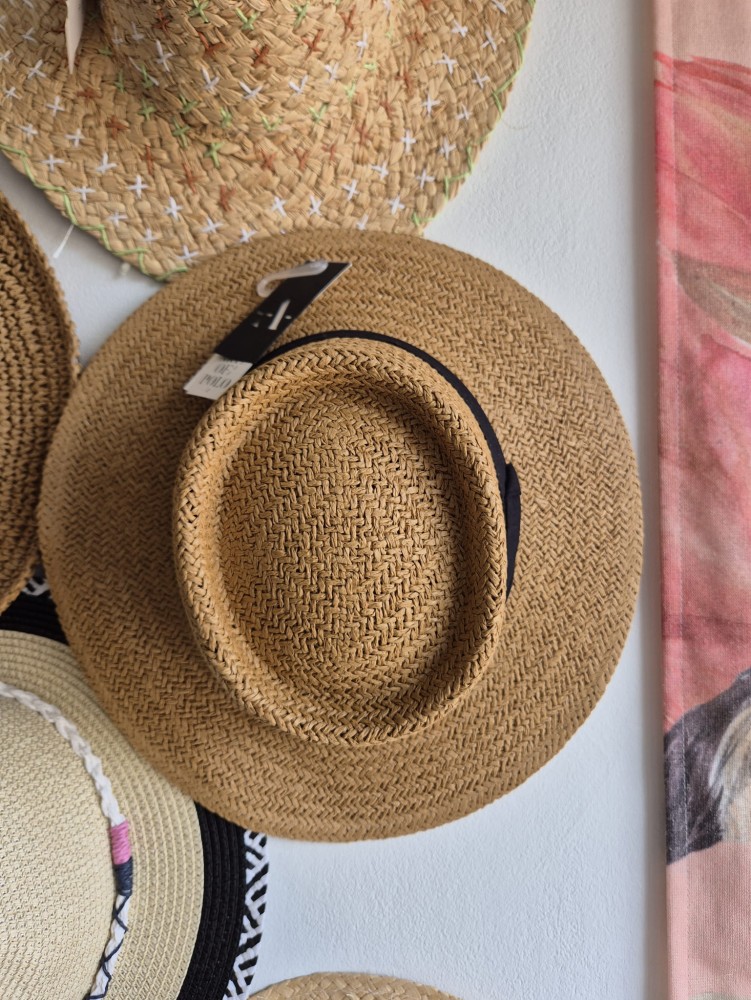 Boater Mono - Damski kapelusz na lato/Kolor brązowy z ozdobną czarną tasiemką 100% papier