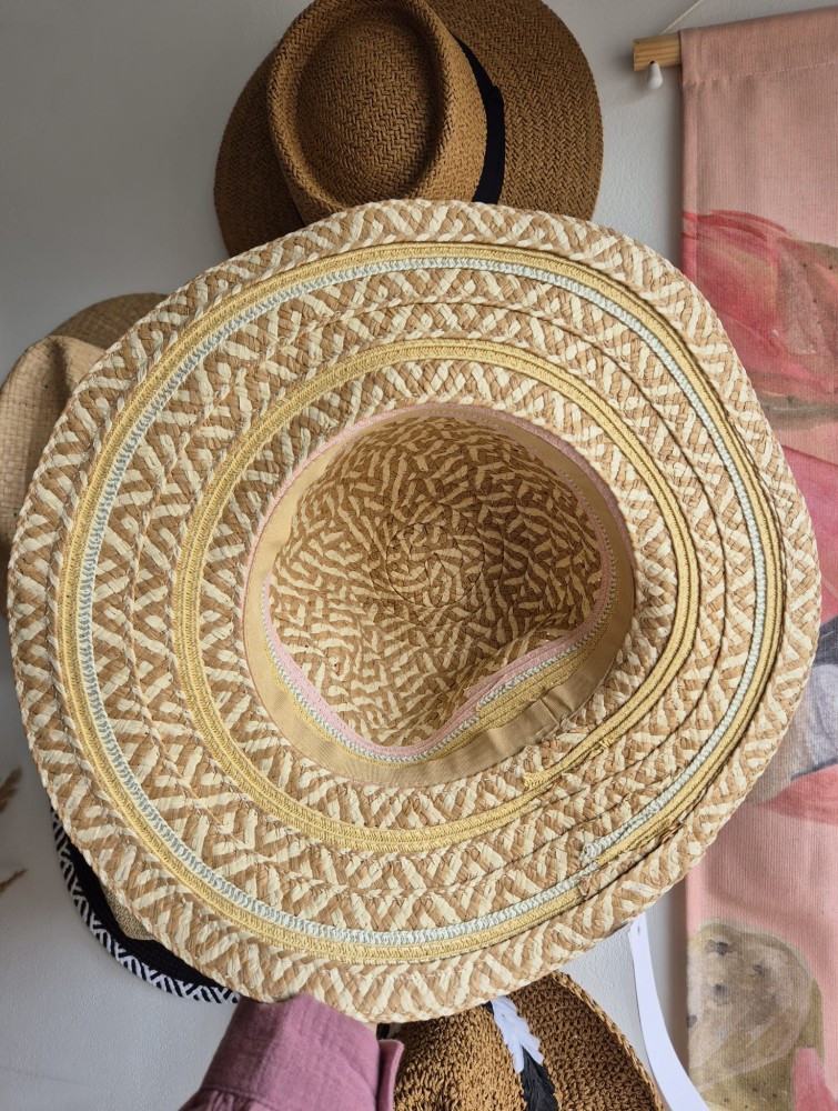 Capri Wide - Kapelusz damski na lato/Kolor brązowo-beżowy z różowymi wstawkami 100% włókno celulozowe