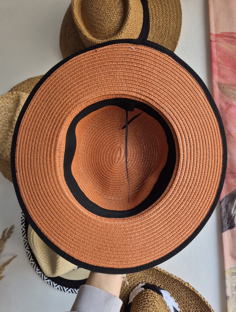 Boater Indy - Damski kapelusz na lato/Kolor ceglany z geometryczną wstawką 100% włókno celulozowe