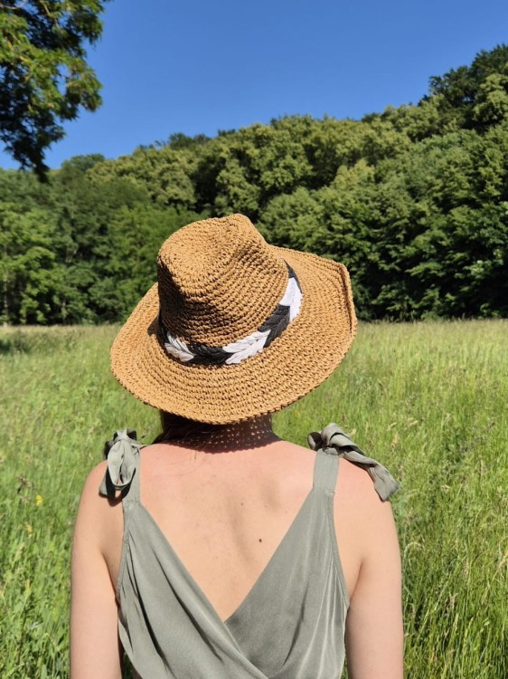 Summer Whisper - Damski kapelusz na lato z wiązaniem pod brodą/Kolor naturalny 100% trawa