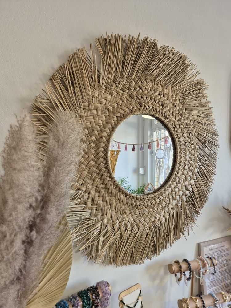 Luma Solare - Duże dekoracyjne boho lustro wiszące z trawy morskiej do salonu 80cm