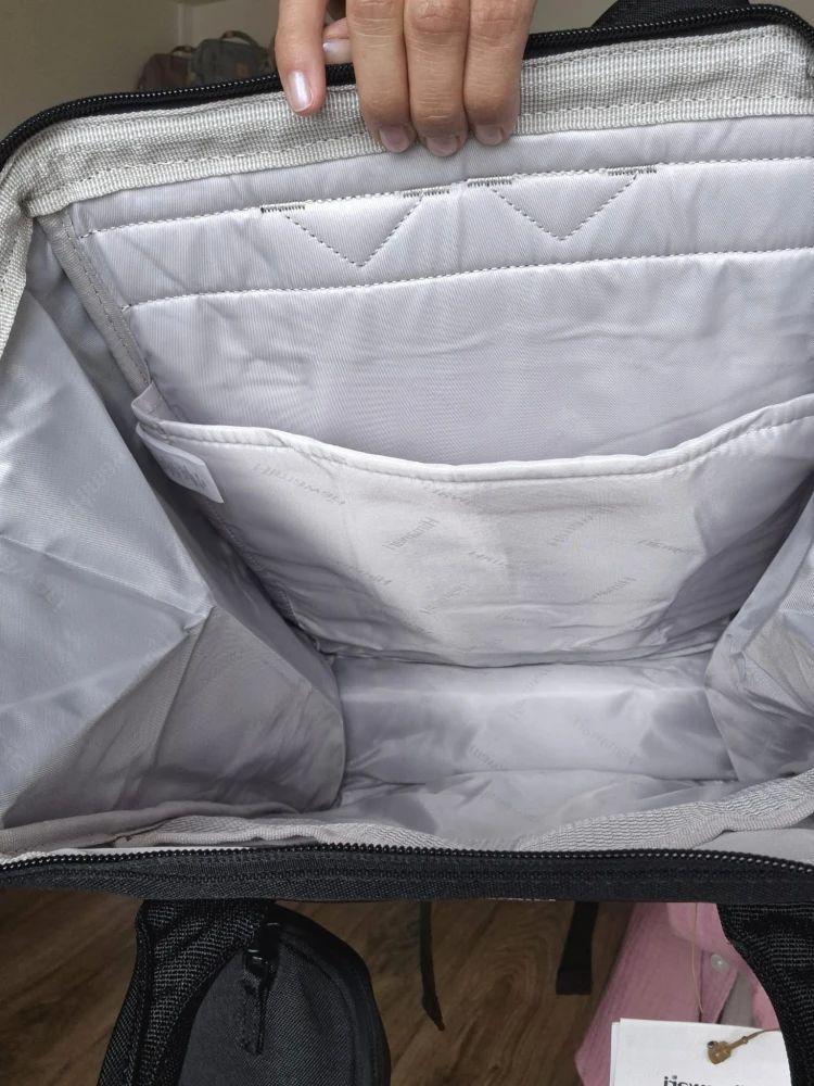 Wodoodporny plecak miejski unisex z uchwytem na walizkę - na podróż, do pracy, na wycieczkę, na uczelnię i do szkoły/ Kolor czarny