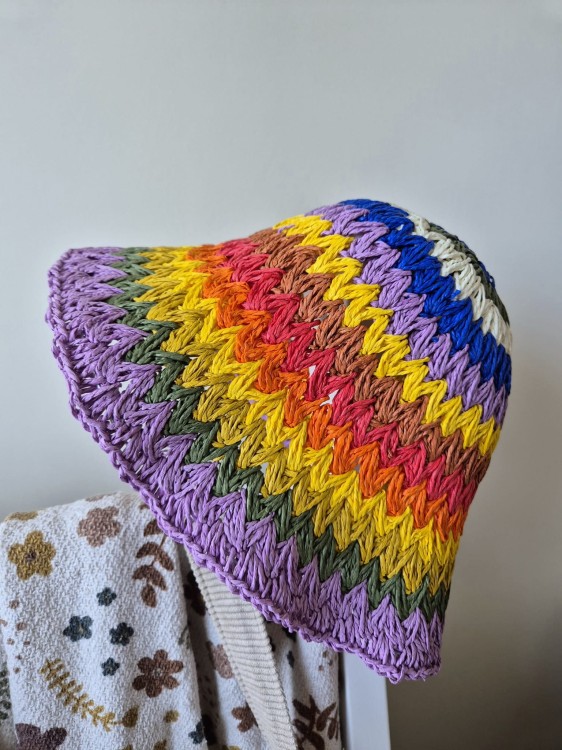 Bucket Rainbow Lavender - Damski kapelusz na lato/Kolor wielokolorowy w paski 100% papier