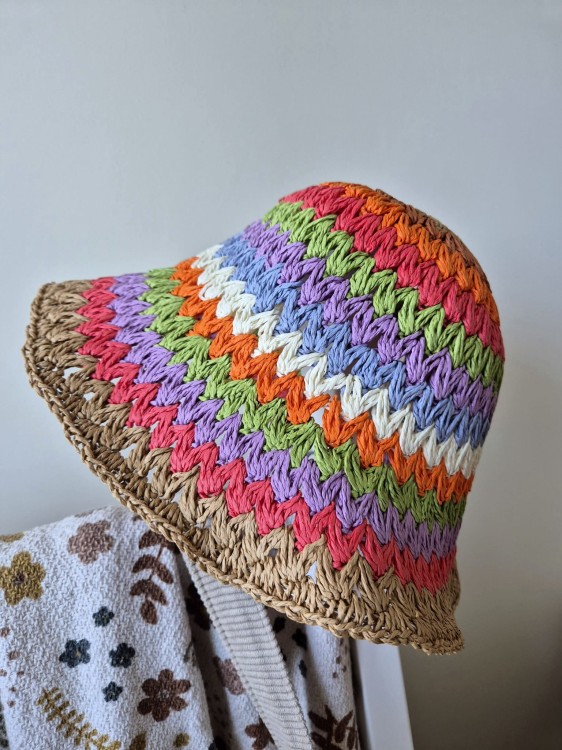 Bucket Rainbow Earth - Damski kapelusz na lato/Kolor wielokolorowy w paski 100% papier