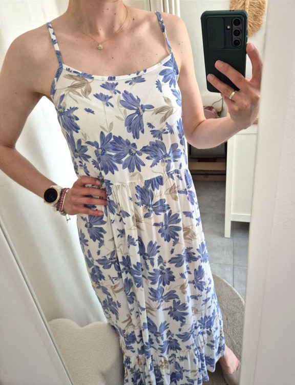Wiskozowa Sukienka na Ramiączkach w Kwiaty – Biało - Niebieska Midi