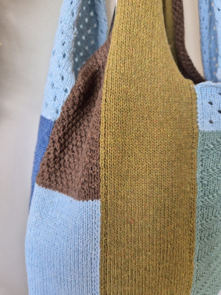 Dzianinowa torebka worek patchworkowa – idealna na jesień/ Kolor: niebieski, brązowy, zielony