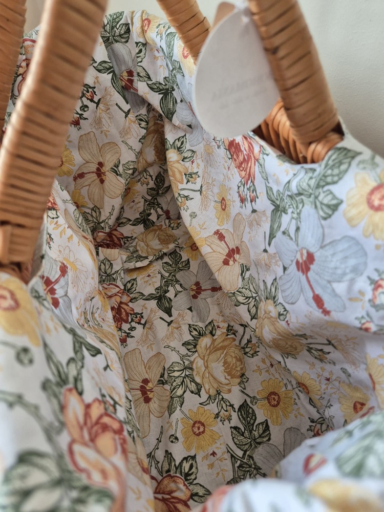 Pleciony koszyk torebka na zakupy z wikliny | Boho koszyk z kwiatową wyściółką