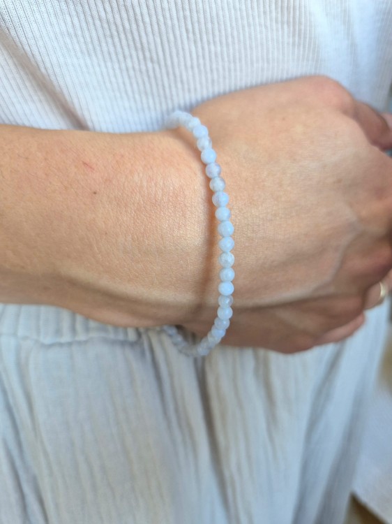 Bransoletka zodiakalna BLIŹNIĘTA chalcedon kule 4mm na gumce – harmonia i komunikacja