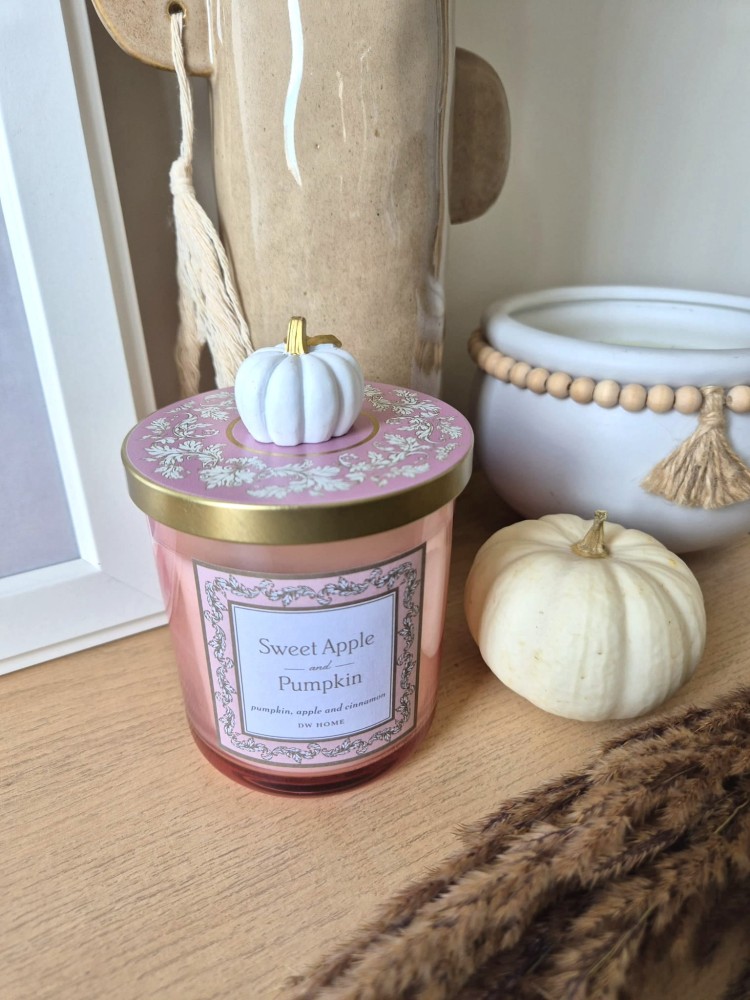DW HOME Sweet Apple and Pumpkin - Świeca jesienna dynia, jabłko i cynamon 249g