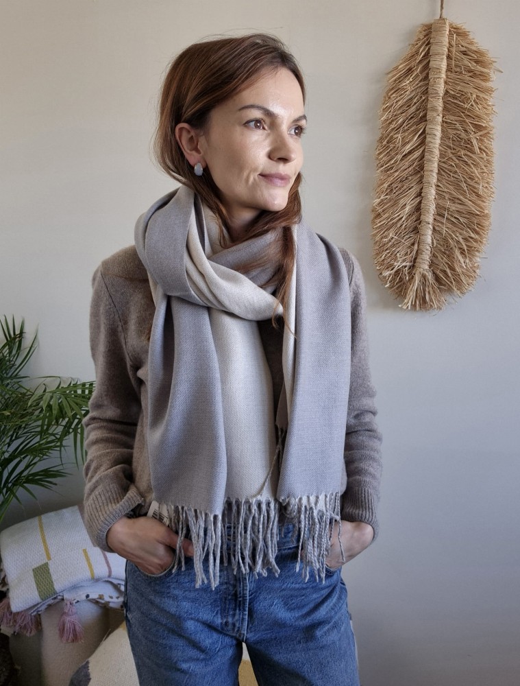 Dwustronny szalik damski 65x210 cm wiskoza i bawełna | Kolor jasno-szary