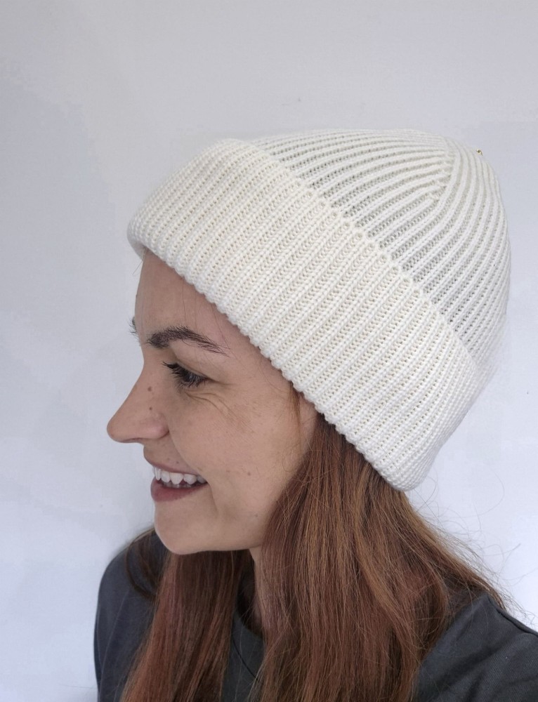 Wełniana czapka typu beanie - kolor ecru 100% wełna merino