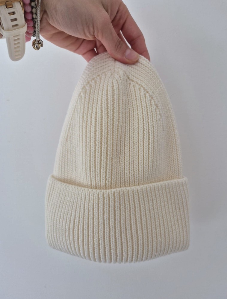 Wełniana czapka typu beanie - kolor ecru 100% wełna merino