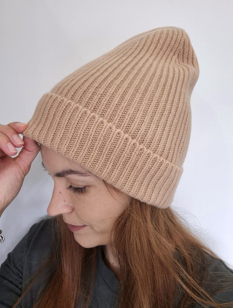 Wełniana czapka typu beanie - kolor jasny brązowy 100% wełna jagnięca