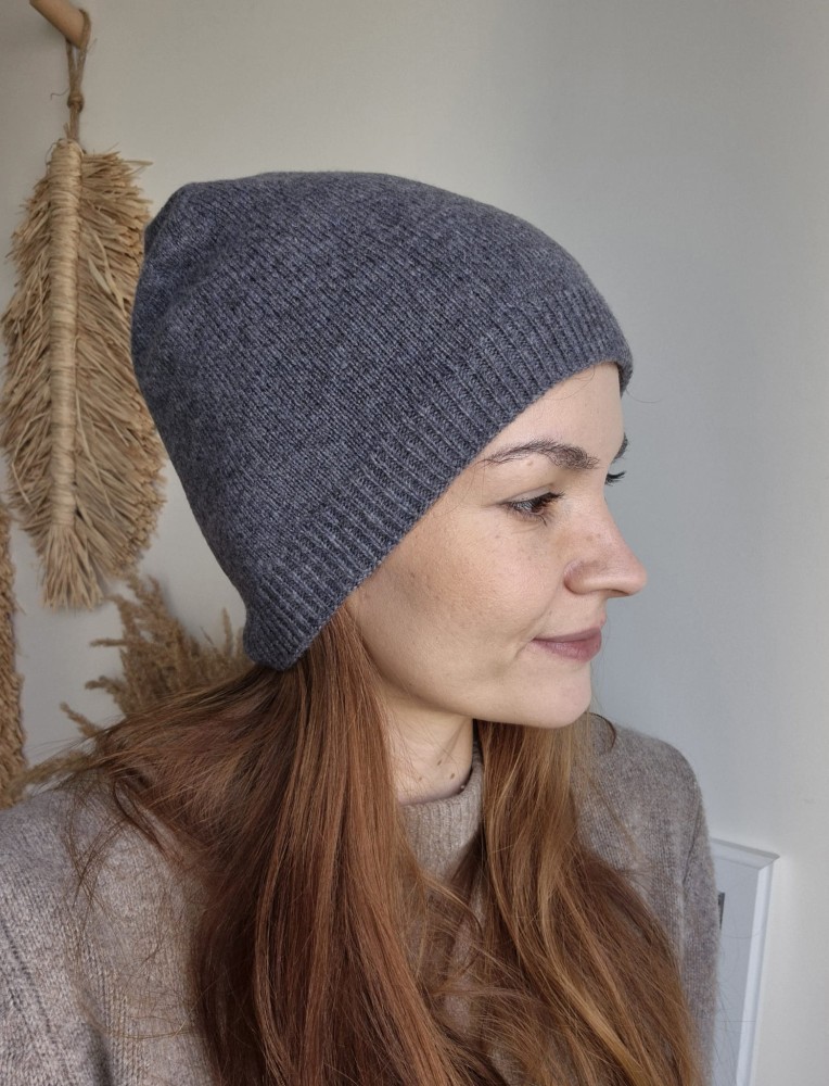Wełniana czapka miękka o luźnym kroju 100% wełna | Kolor szary