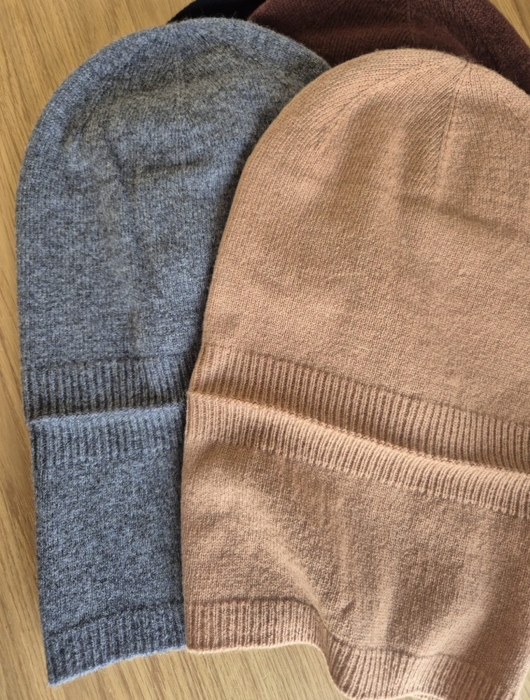 Wełniana czapka miękka o luźnym kroju 100% wełna | Kolor szary