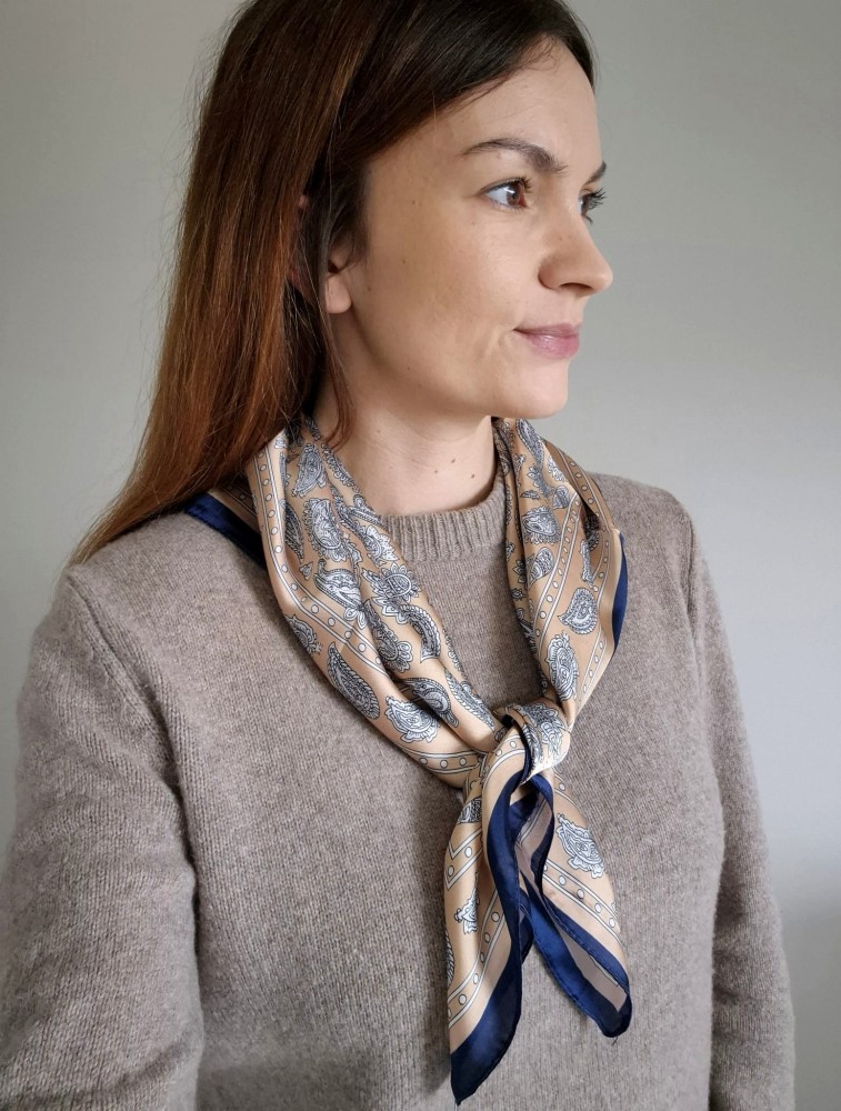 Apaszka damska na szyję - elegancki motyw paisley | beżowa