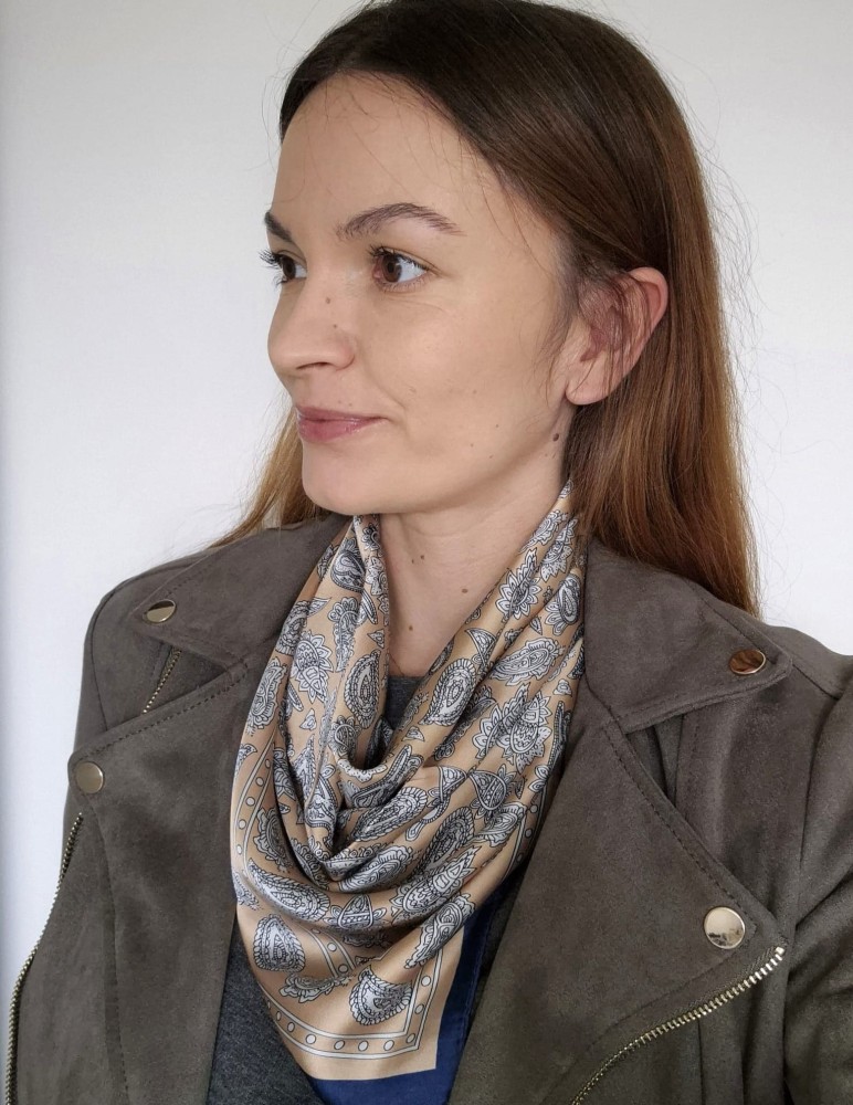 Apaszka damska na szyję - elegancki motyw paisley | beżowa