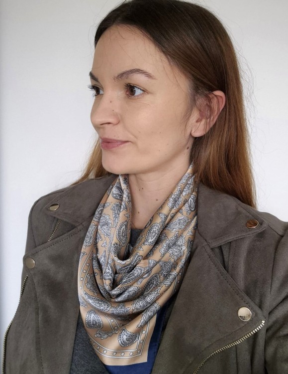 Apaszka damska na szyję - elegancki motyw paisley | beżowa