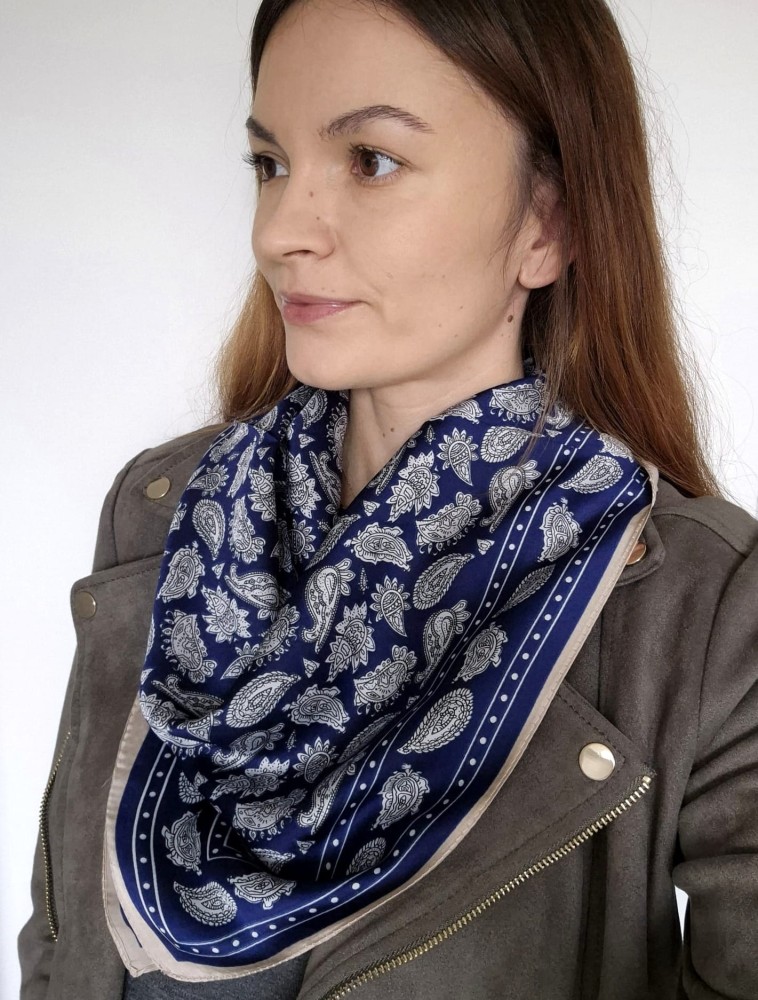 Apaszka damska na szyję - elegancki motyw paisley | granatowa