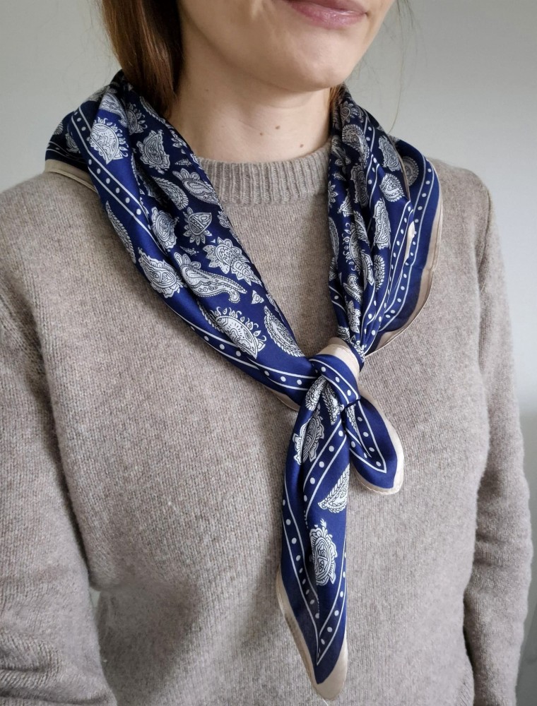 Apaszka damska na szyję - elegancki motyw paisley | granatowa