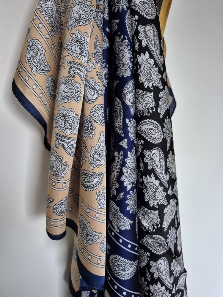 Apaszki z motywem paisley