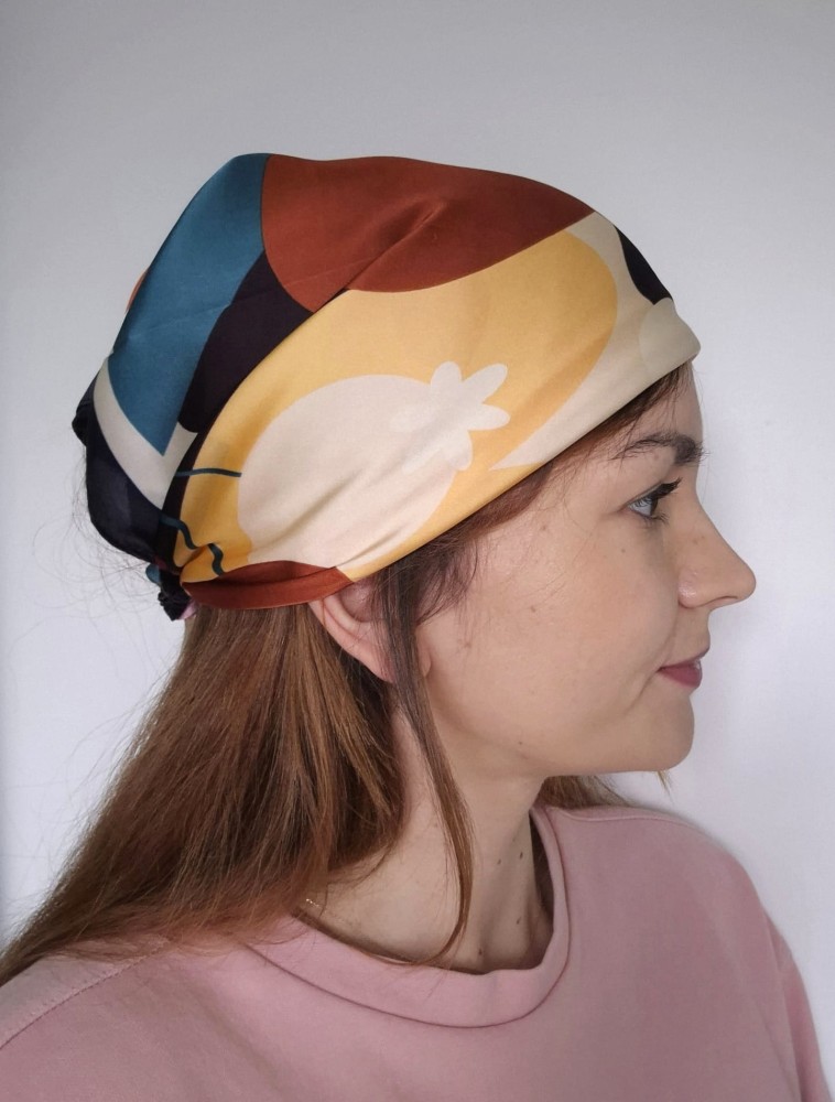 Wiosenna apaszka damska na szyję w kwiaty | granatowa