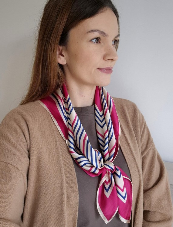 Apaszka damska na szyję – klasyczne dwukolorowe paski | fuksja