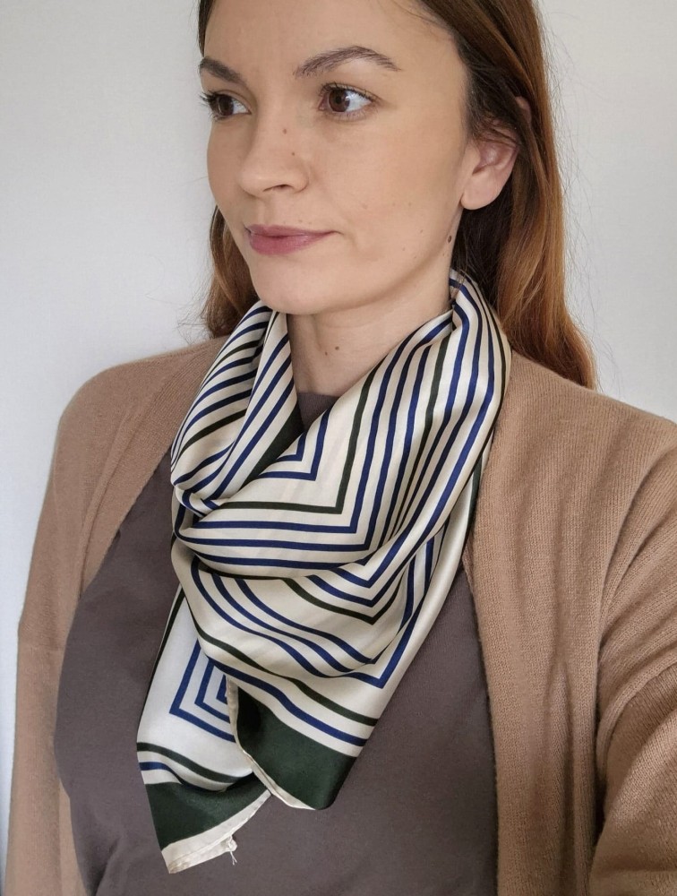 Apaszka damska na szyję – klasyczne dwukolorowe paski | zielona