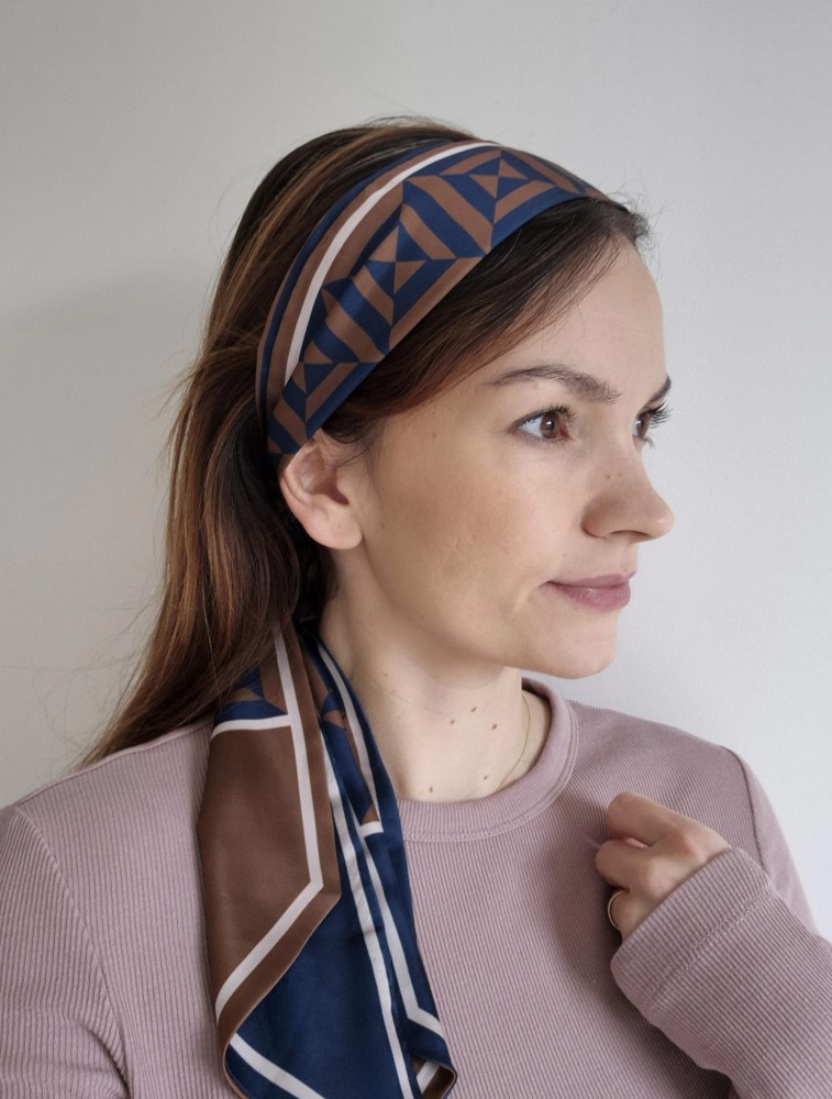 Twilly wzór geometryczny - wąska damska apaszka na szyję i do włosów | czarno-biała