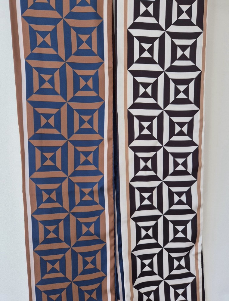 Apaszki ze wzorem geometrycznym