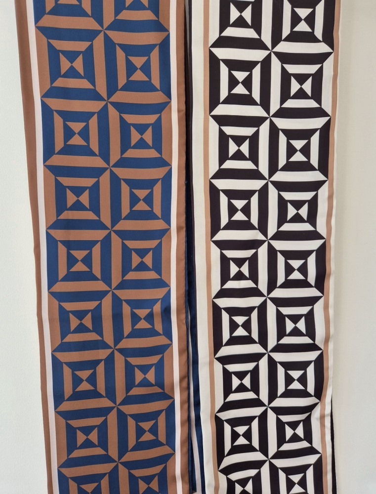 Apaszki ze wzorem geometrycznym