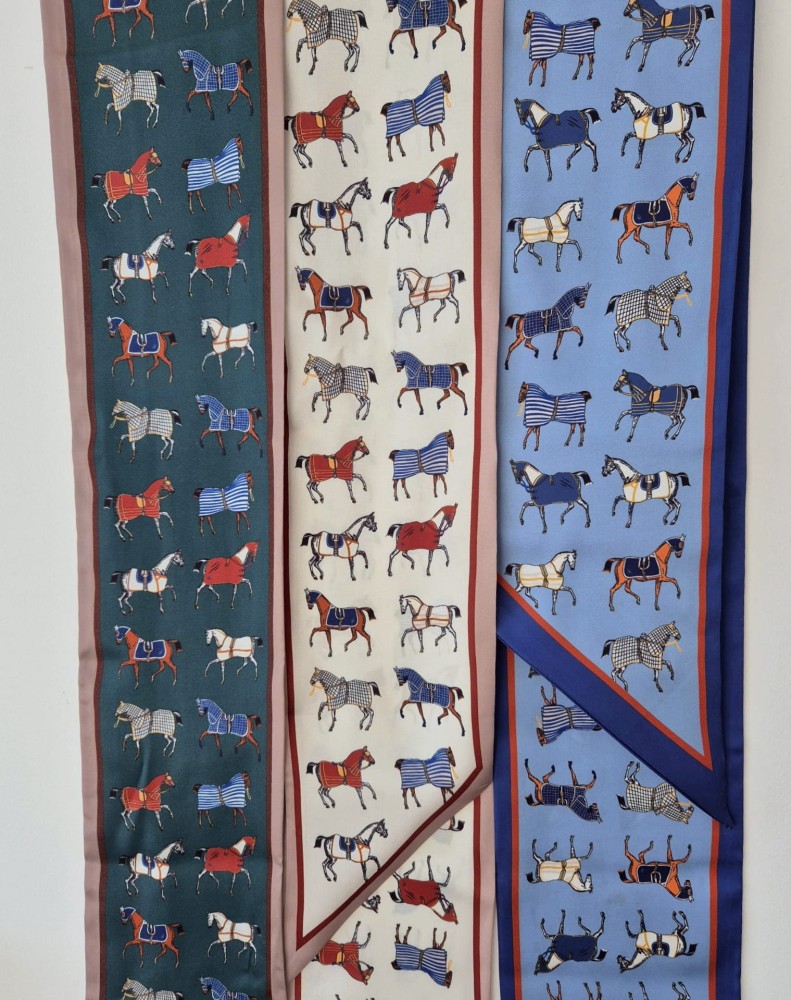 Apaszki ze wzorem koni